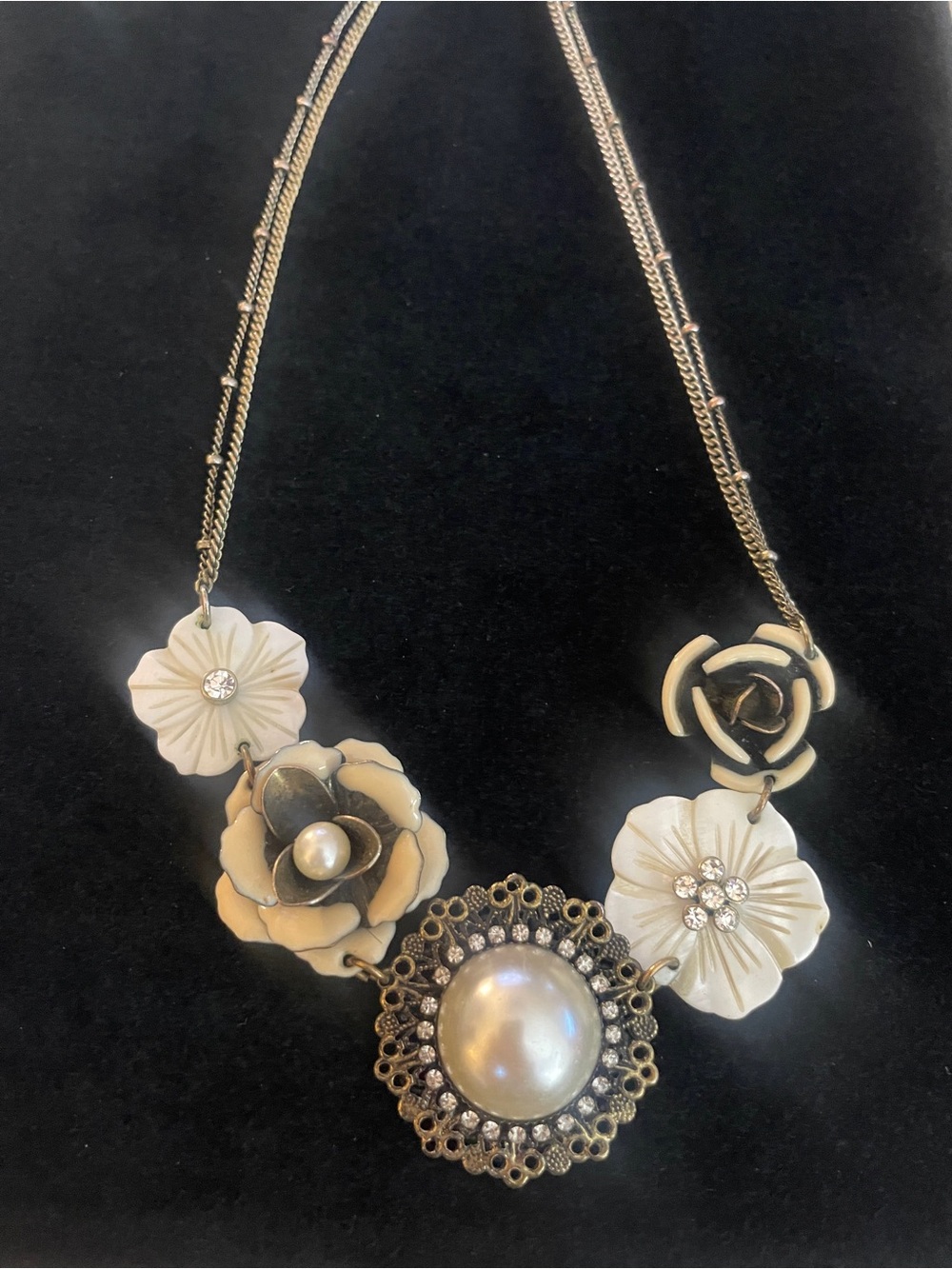 Park Lane Pearl & Rhinestone Necklace Floral Pendants Bronze 17” L